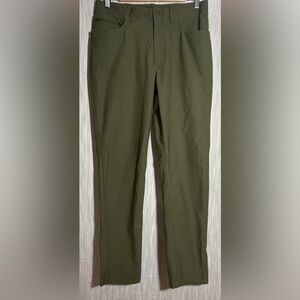 Under Armour Men's Olive Chinos